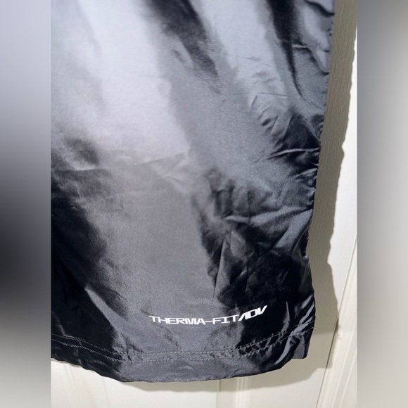 Nike ThermaFit ADV golf vest - Picture 8 of 8